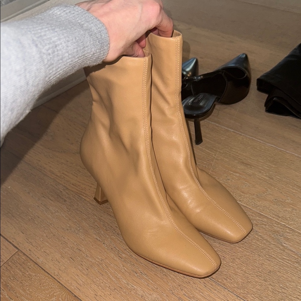 Dolce Vita Boots Tan Leather Mid-Heel Ankle Boots - Women